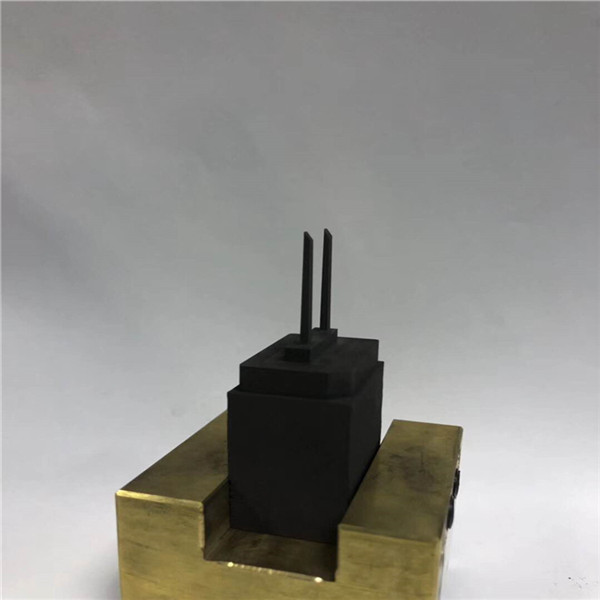 石墨導電性明顯不如銅和鋁好？